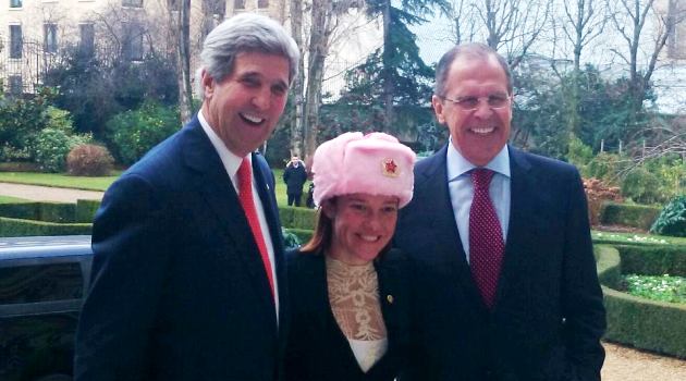Kerry’nin patatesine Lavrov’dan pembe kulak şapkalı karşılık