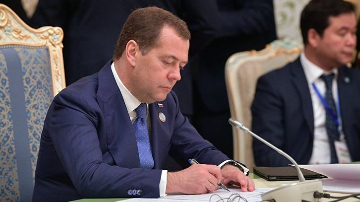 Medvedev: ŞİÖ ülkeleri arasına ulusal para birimleriyle ticareti destekliyoruz