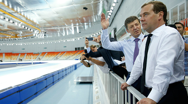 Denetime çıkan Medvedev, olimpiyatların yapılacağı Soçi’deki yolları beğenmedi
