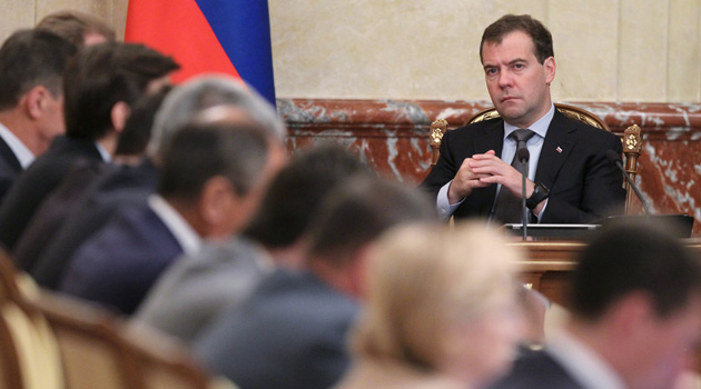 Medvedev, uyduların fırlatılmasında hata yapanların cezalandırılmasını istedi