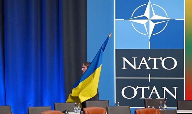 NATO'dan 'Ukrayna toprak vererek ittifaka katılabilir' görüşüne Kiev'den yanıt: 'Saçma!'