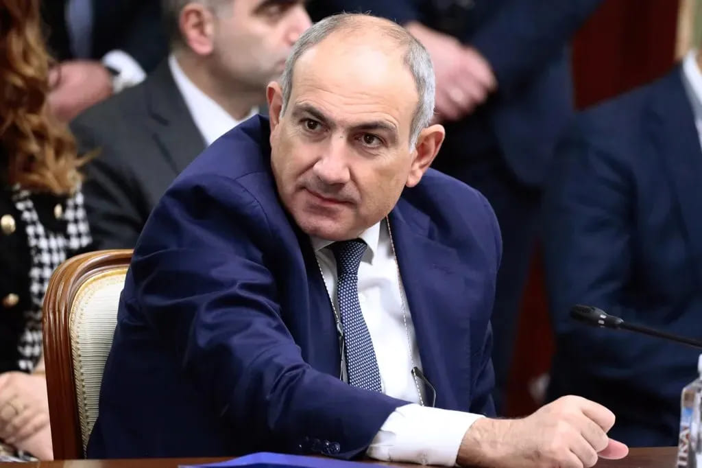 Paşinyan: Mahkeme Barış Anlaşmasını Onaylamazsa Anayasa'yı Değiştiririz