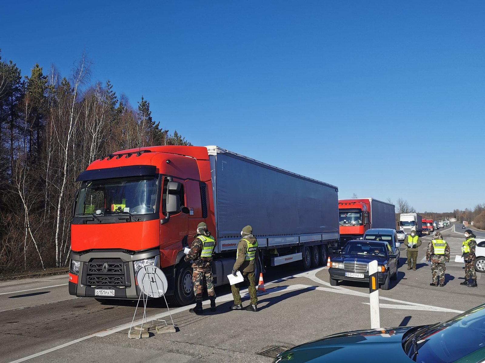 Polonya-Belarus sınırında 30 kilometrelik TIR kuyruğu oluştu