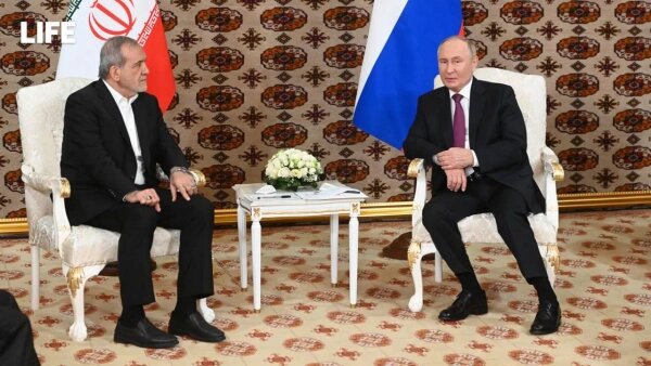 Putin Aşkabat Zirvesi’nde Pezeşkian İlk Kez Bir Araya Geldi; Batı’ya Önemli Mesajlar Verdi