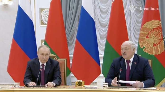 Putin, Belarus’u askeri harekata ikna için mi Minsk’e gitti?