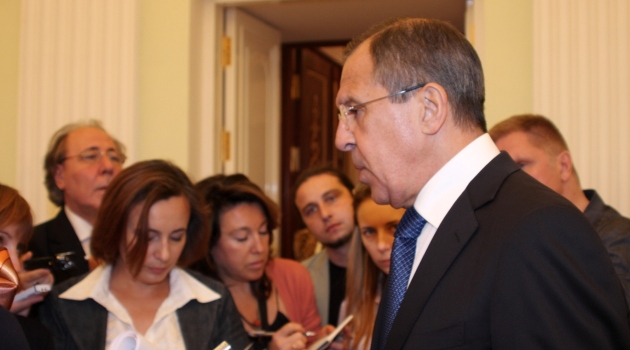 Lavrov: Esed’in yakın dostu değiliz, siyasi sığınma düşünmüyoruz