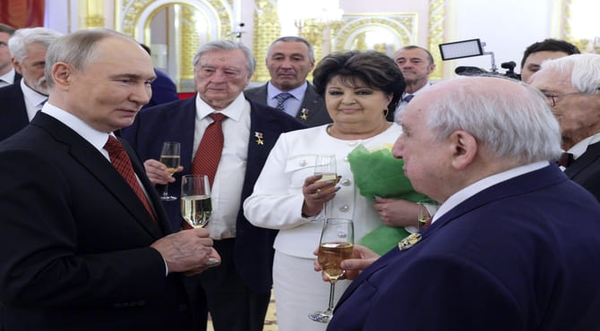 Putin: Gözlüksüz Yaşamayı Nasıl Başardığını Anlattı