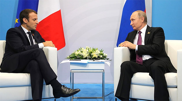 Putin Macron'u Konstantin Sarayı'nda ağırlayacak