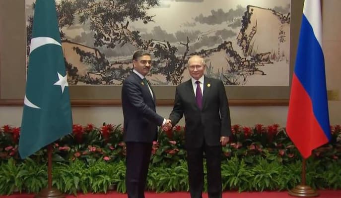 Putin, Pekin’de Pakistan Hükümet başkanı ile görüştü