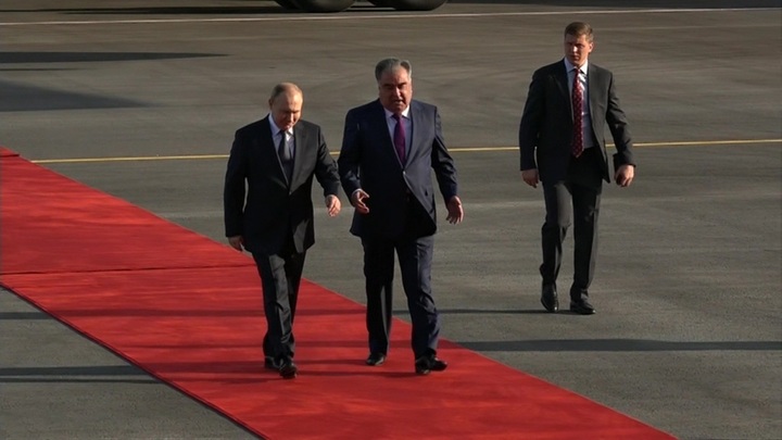 Putin, resmi temaslar için Tacikistan’da