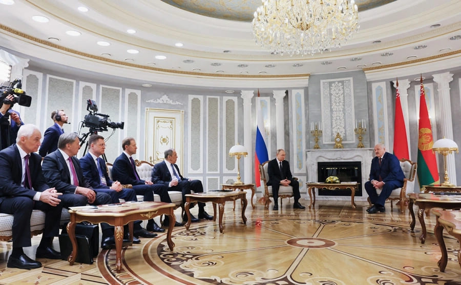 Putin: Zelenskiy’nin meşruiyeti sona erdi,  ateşkes meşru otoriteyle imzalanır