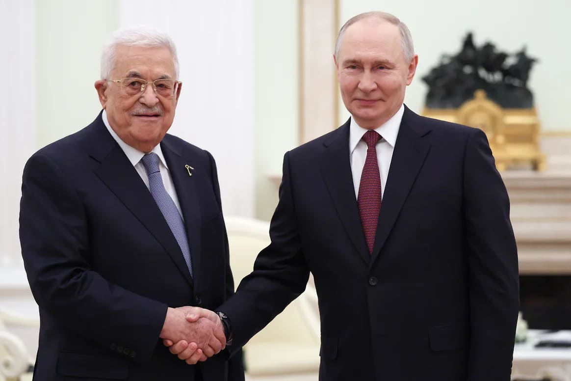 Putin ve Abbas Kremlin'de "Barış Konseyi" Görüştü