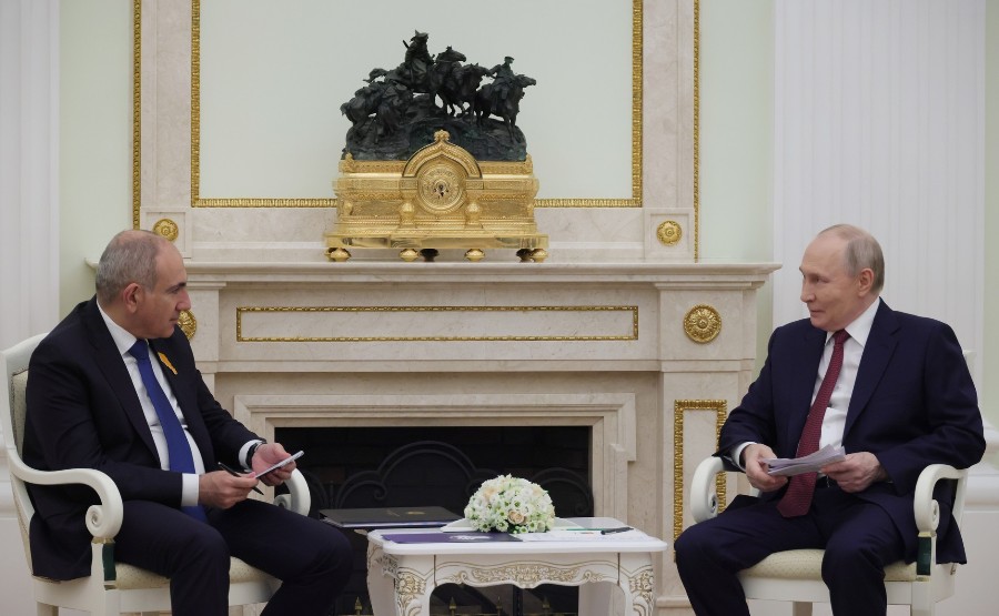 Putin ve Paşinyan Bişkek’te Ermenistan’ın AB Üyelik Planını Görüşecek