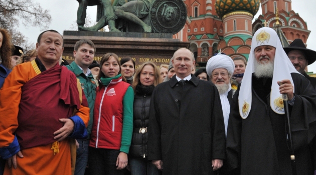 Putin din adamları ile Kızıl Meydan’da “Birlik” mesajı verdi