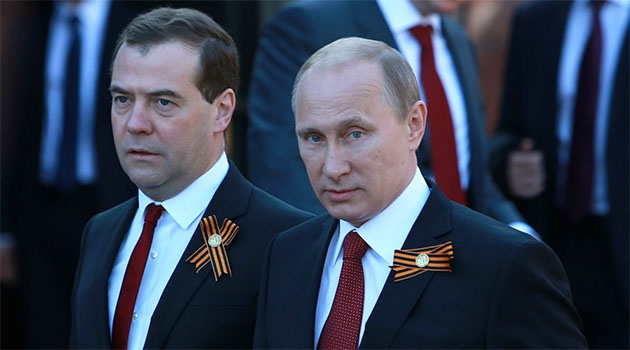 Rus halkının Putin veya Medvedev'e güveni azaldı mı?