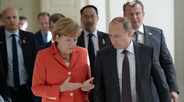 Putin ve Merkel: Ukrayna’da durum kötüye gidiyor