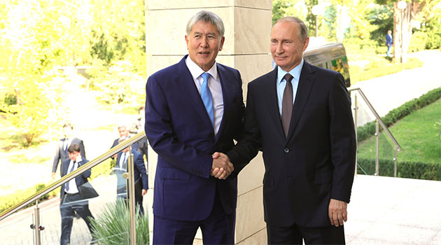 Putin'den Atambayev'e övgü dolu sözler