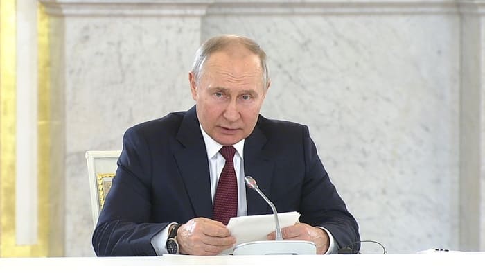 Putin’den ‘Belarus’a nükleer silah’ ve ‘Uranyumlu mühimmata cevap’ açıklaması