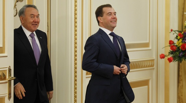 Medvedev Kazakistan’da, Gümrük Birliği’nde işler yolunda