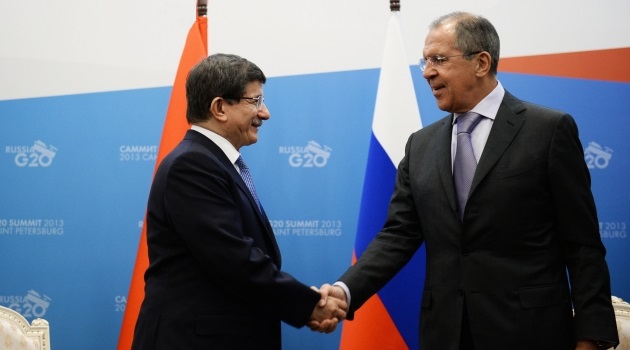 Lavrov ve Davutoğlu’ndan acil Suriye konferansı çağrısı