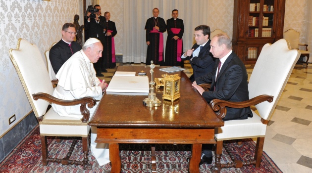 Putin, Papa ile görüştü