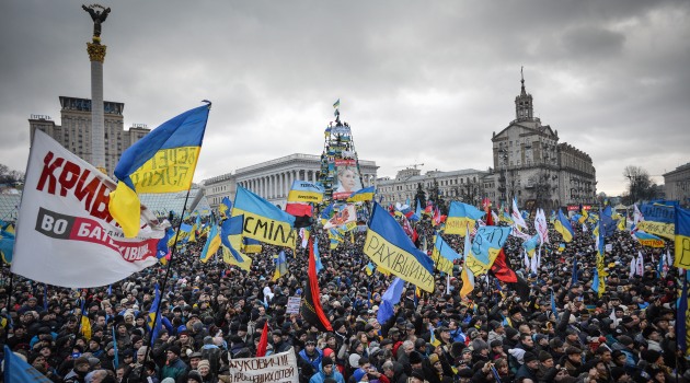 Ukrayna'da "milyonlar" meydanı doldurdu, hükümetin istifasını istedi