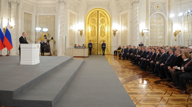 Putin: Kırım anayasaya aykırı olarak Ukrayna’ya verildi