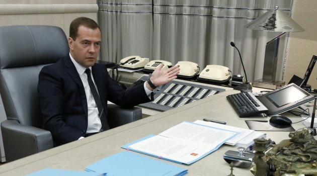 Medvedev: Apple kullanmayarak ABD’ye zarar verme gülünç