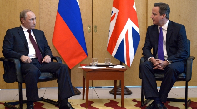 Cameron, Putin’den Ukrayna’nın içişlerine karışmamasını istedi