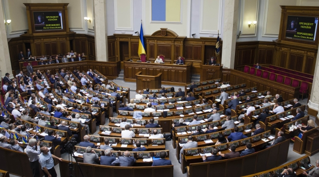 Ukrayna'da parlamento feshedildi, erken seçime gidiliyor