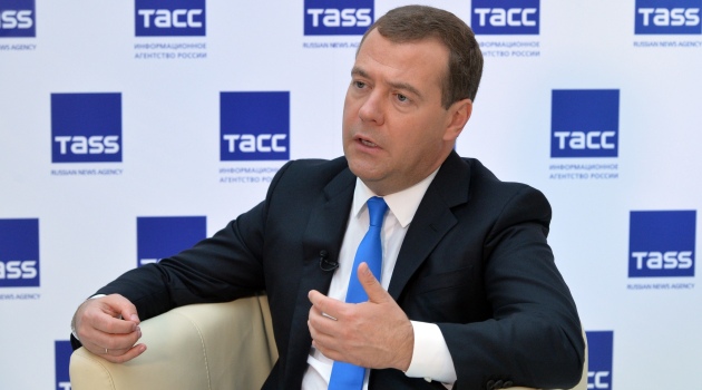 Medvedev: Rusya gelecek yıllarda yüzde 2-3 büyür