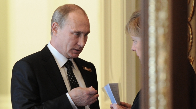 Merkel: Rusya G7'ye davet edilmeyecek