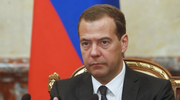 Medvedev'den Davutoğlu'na taziye mesajı