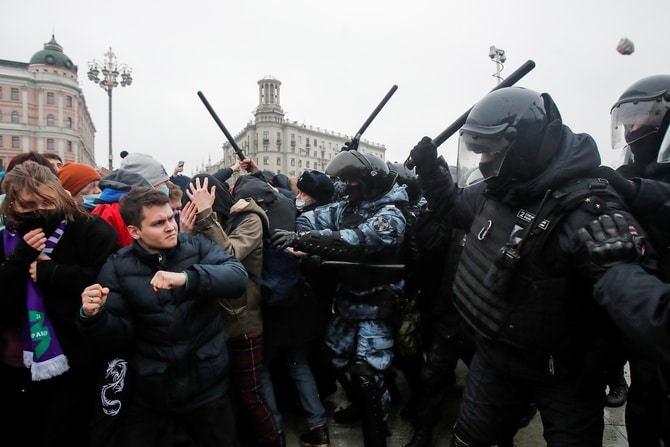 Rus hükümetinden protestoculara uyarı: 15 yıla kadar hapis cezası var!