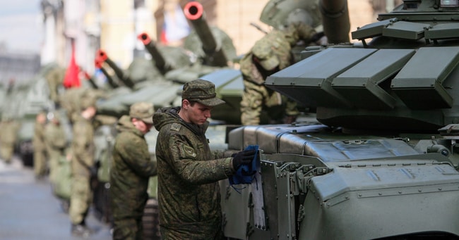 Rus ordusunun Ukrayna sınırına yaptığı askeri yığınak uydudan böyle görüntülendi