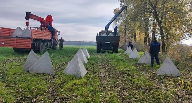 Rusya, Ukrayna sınırına beton koruyucu bariyerler diziyor
