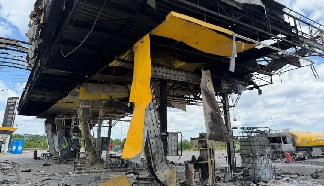 Rusya Ukrayna'da Onlarca Benzin İstasyonu Vurdu