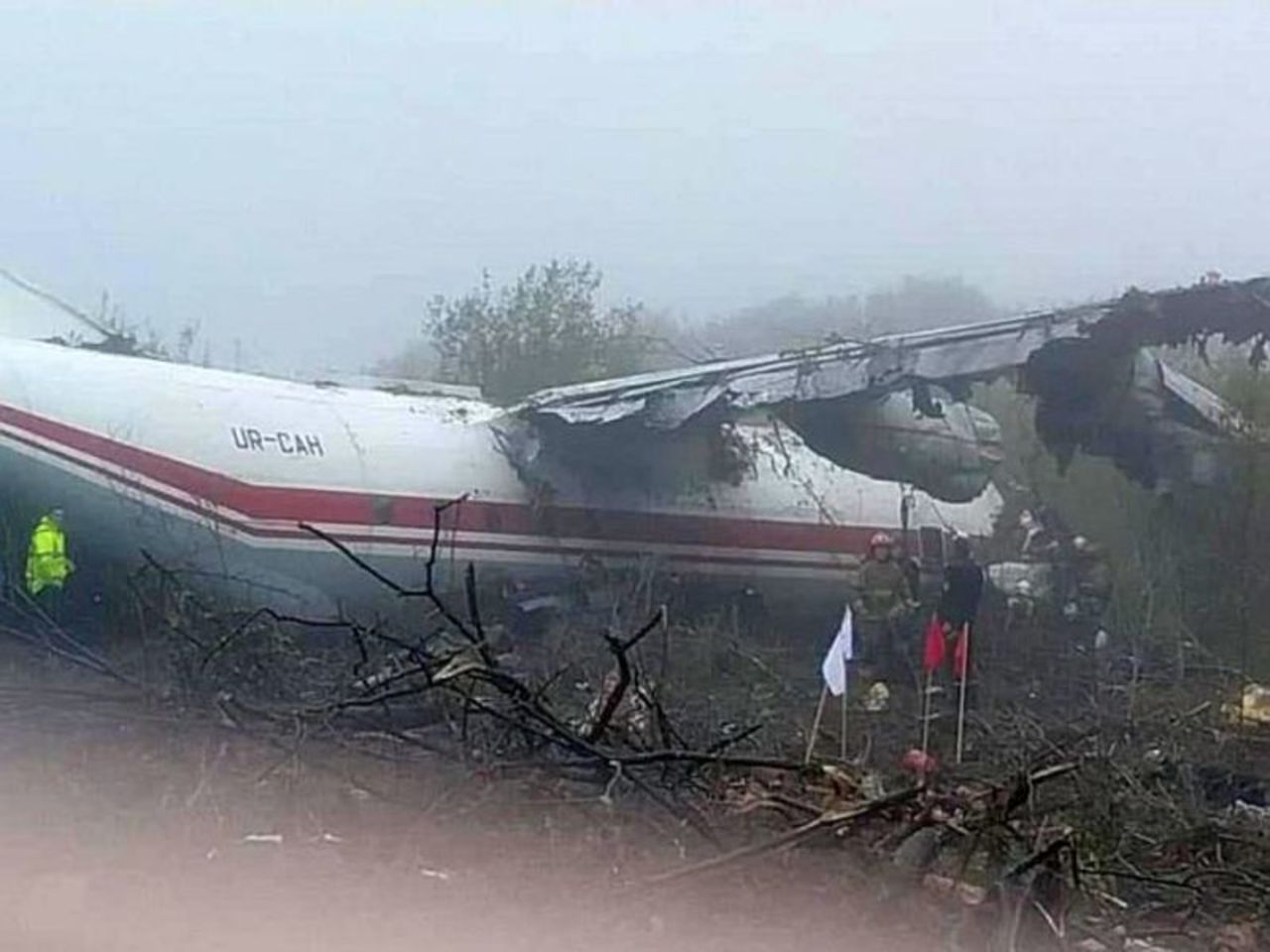 Rusya’da An-12 tipi kargo uçağı düştü; 9 kişi öldü