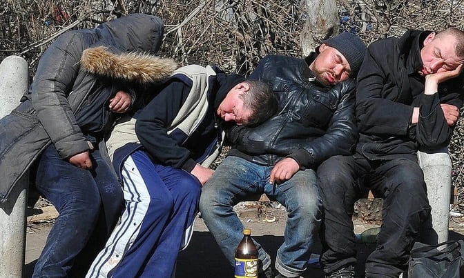 Rusya'da alkol bağımlısı kişilerin sayısı artmaya başladı