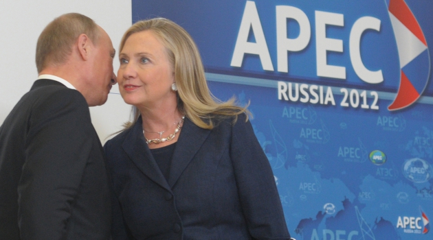 Hillary Clinton’dan Putin’e “kabadayı” benzetmesi