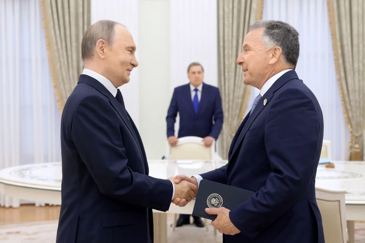 Trump'tan Putin Görüşmesi Açıklaması: "5 Saat Boyunca İlginç Şeyler Konuştular"