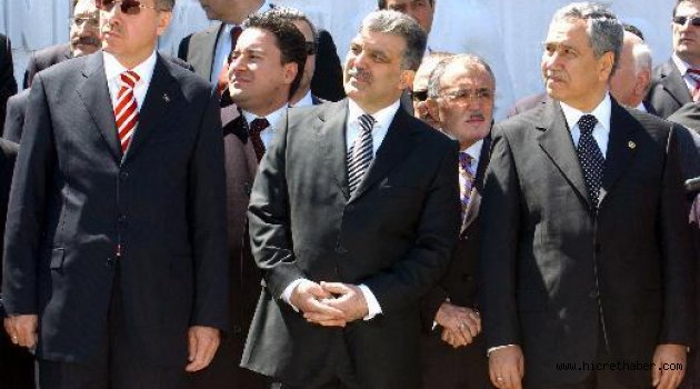 Türkiye’de sistem hızla çözülüyor, AKP eriyor, Moskova alternatif muhatap arayışında