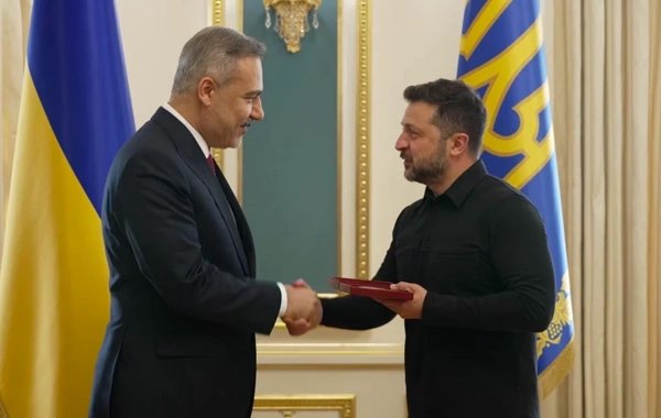 Zelensky'den Fidan'a Liyakat Nişanı
