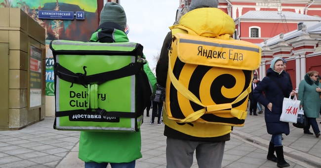 Moskova’da taksici veya kurye olarak çalışan yabancılara aşı müjdesi!