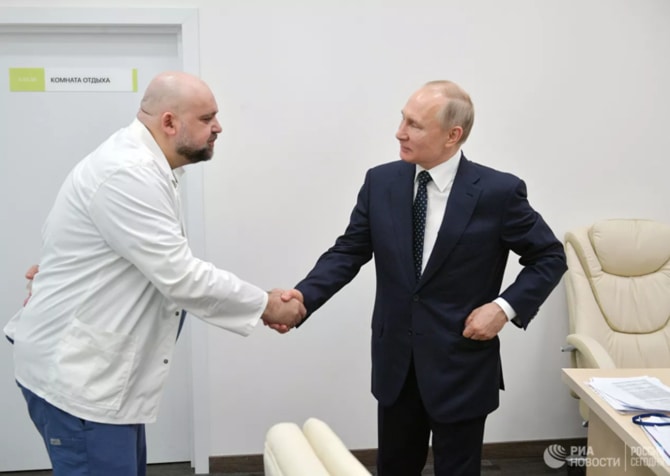 Putin’in görüştüğü koronavirüs hastanesi baş hekimi virüse yakanlandı