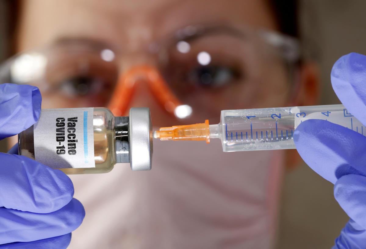 Rusya ilk etapta 30 milyon doz koronavirüs aşısı üretecek