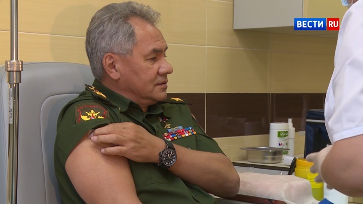 Rusya Savunma Bakanı koronavirüs aşısı oldu