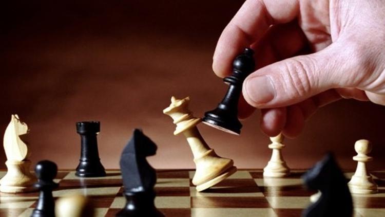 Dünya Satranç Şampiyonası’nda efsaneler Kasparov ve Kramnik ‘online’ yarışacak