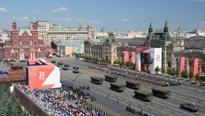 İşte Rusya’nın Kızıl Meydan’da ilk kez sergilediği askeri araçları