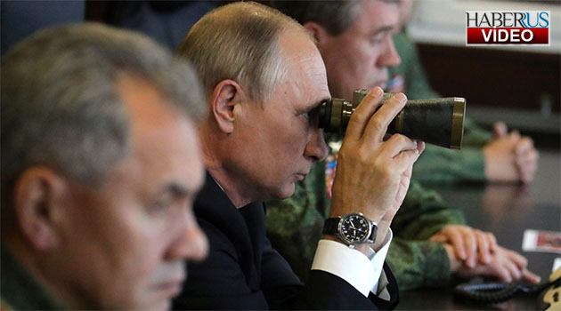 Putin kendi elleriyle dört balistik füze fırlattı